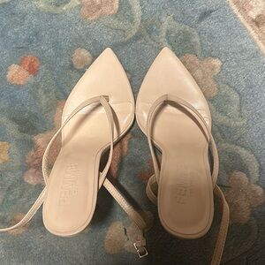 NWOT FEMME LA NUDE HEELS